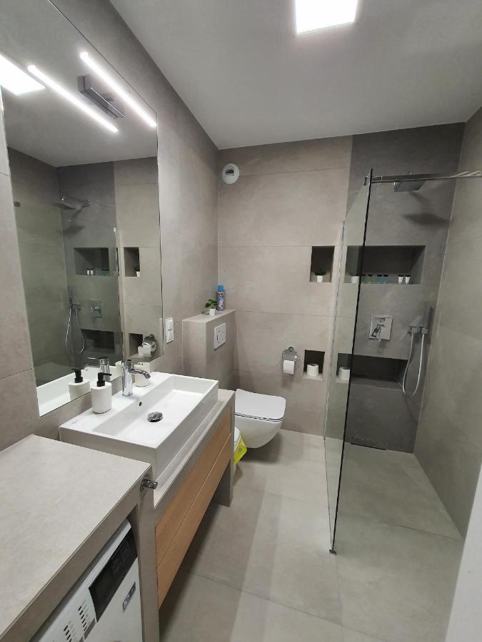 Apartament De Lux Apart 45 Grabiszynska Wrocław Buitenkant foto